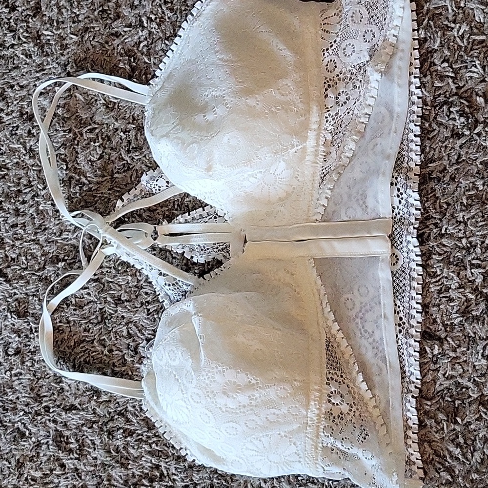 Arie halter bralet